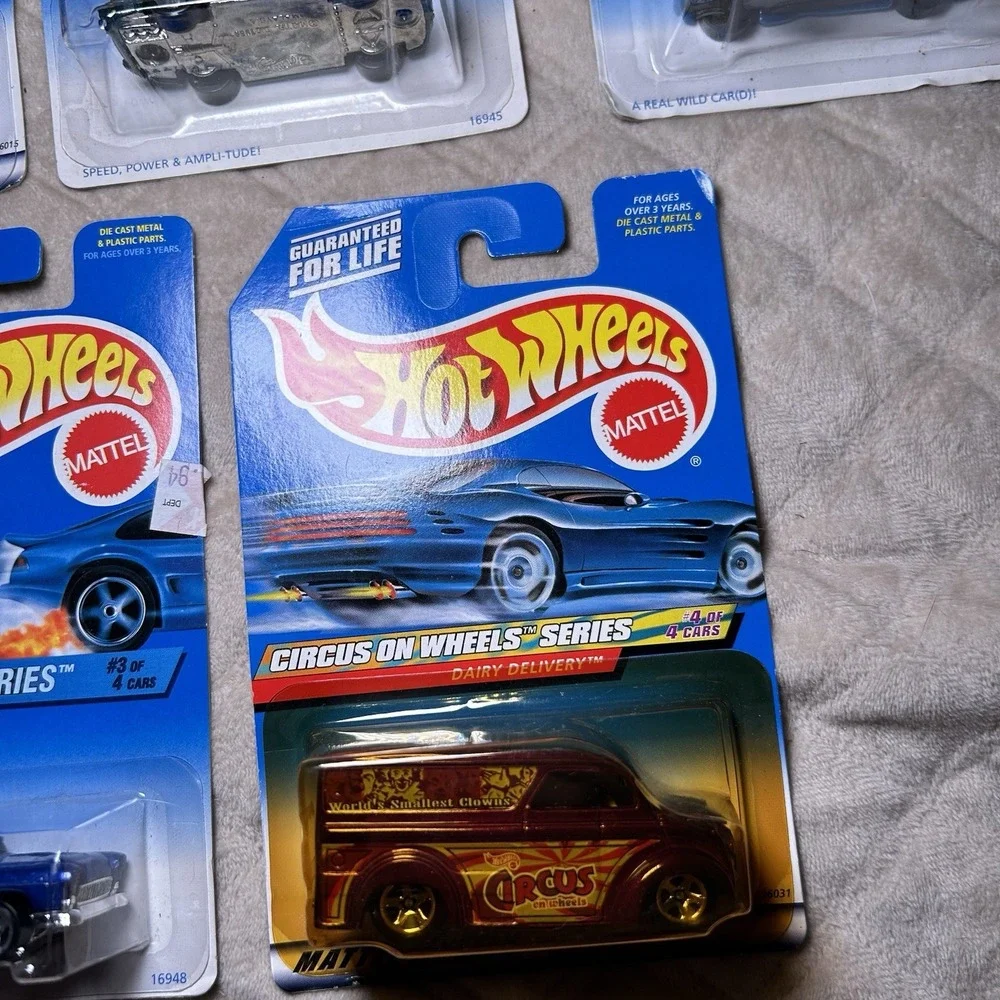 Hot‎ Wheels Set Of 5 Cars Diecast 1:64 NIB